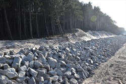 Budowa umocnień brzegowych